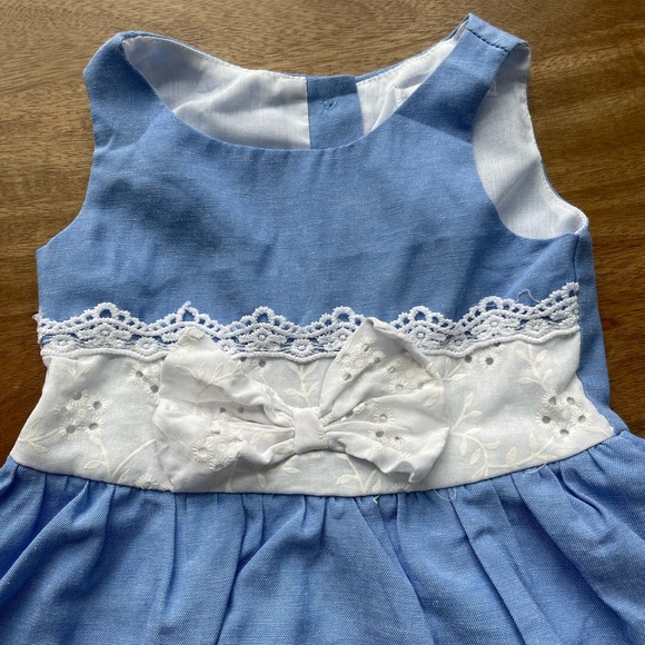 Baby Blue and White Dress with Bow - Picture 4 of 10